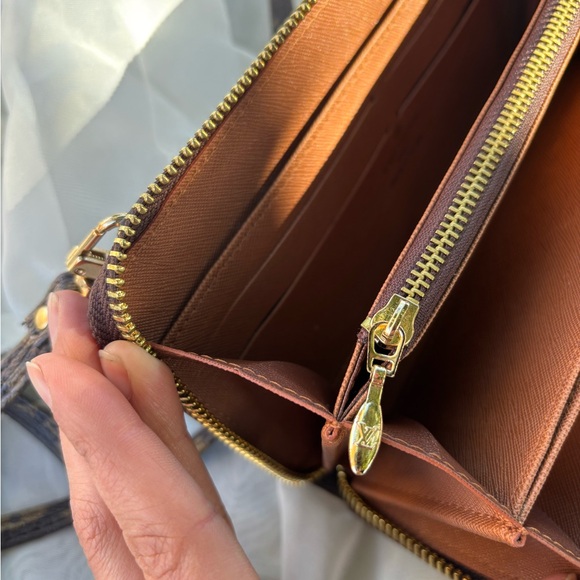 Crossbody Bag in Brown Monogram - Picture 5 of 8